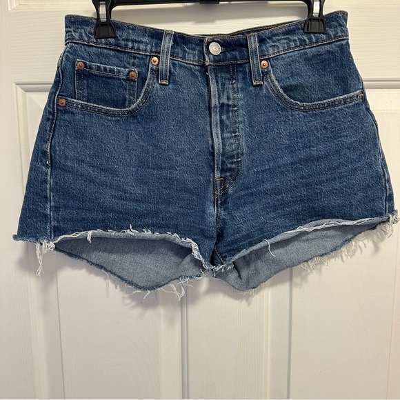 Levi 501 Button Fly Jean Shorts Size 27 - Picture 1 of 9